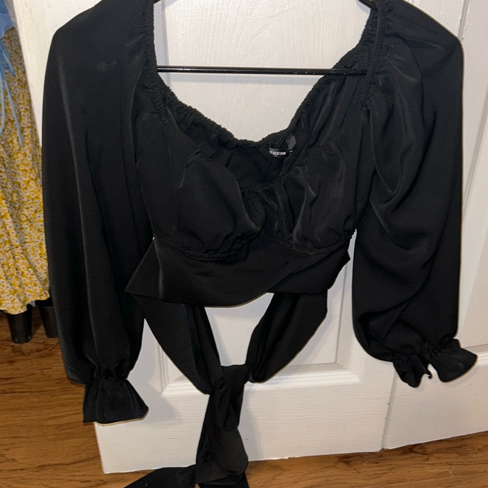 SHEIN black long sleeve crop top